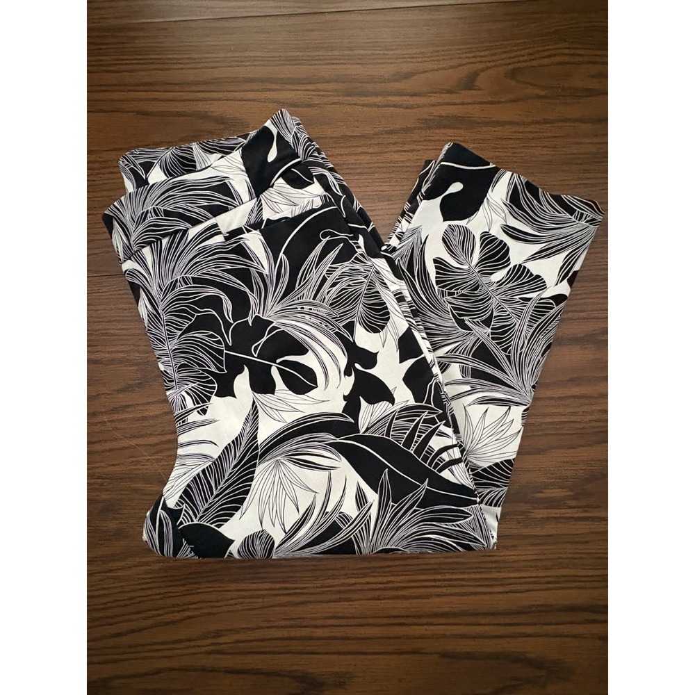 Chicos Women Juliet So Slimming Crop Pants 2P 12P Black White Tropical Palm Leaf